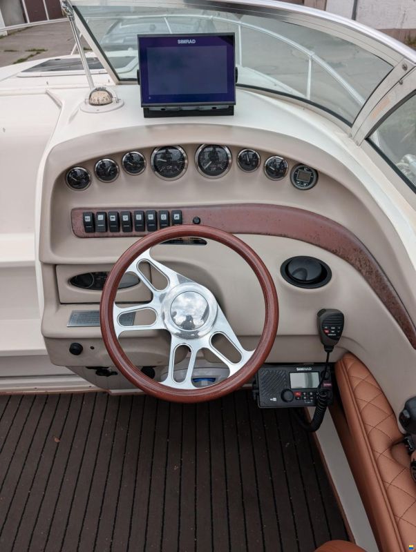Sea Ray 230 Signature