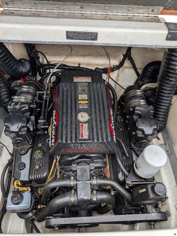 Sea Ray 230 Signature