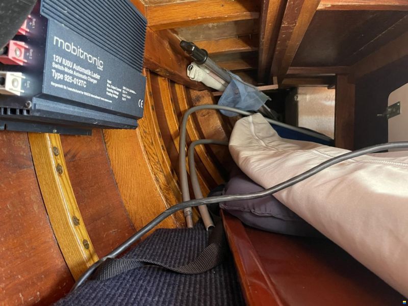 Mahogany Yacht 32