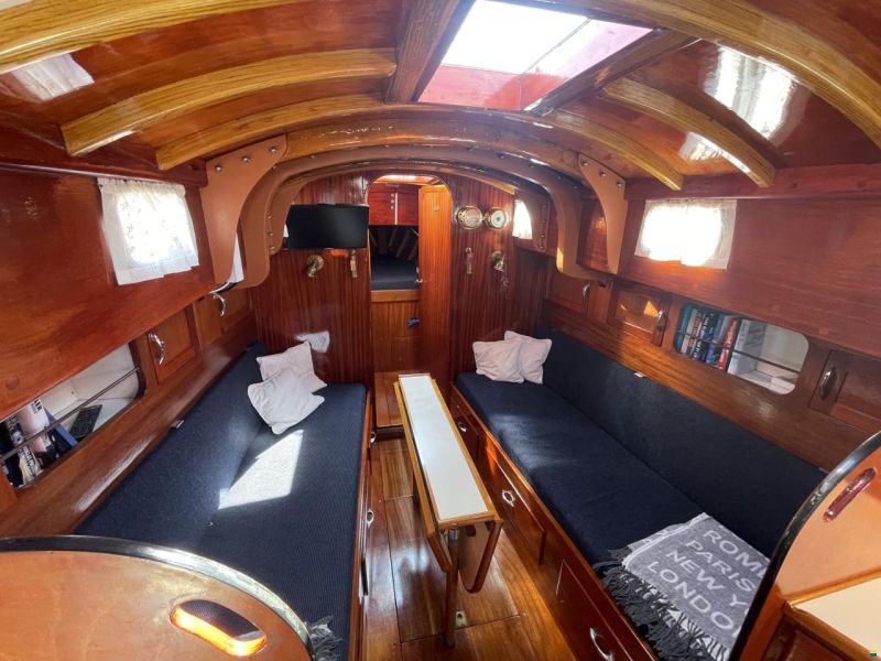 Mahogany Yacht 32