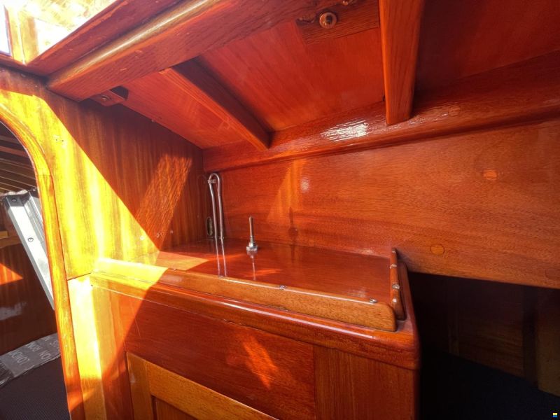 Mahogany Yacht 32