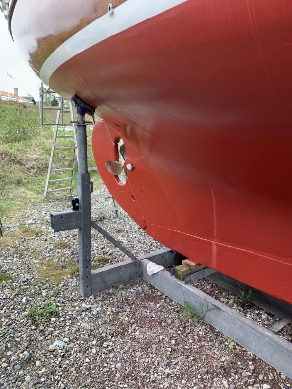 Mahogany Yacht 32