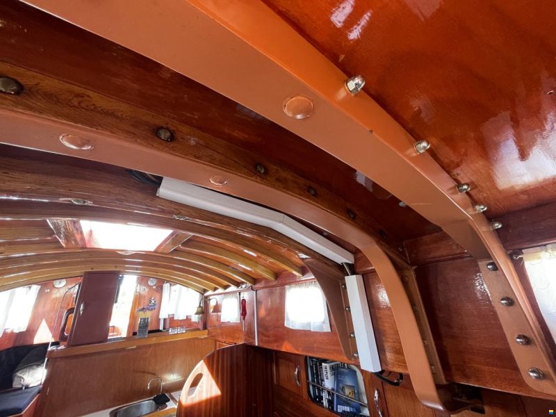 Mahogany Yacht 32