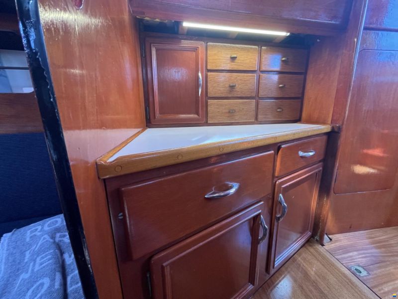 Mahogany Yacht 32