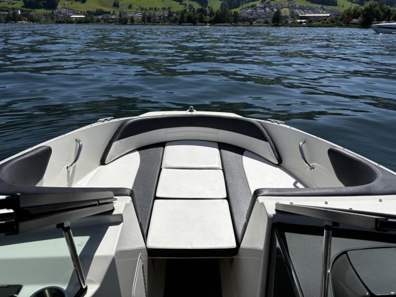 Sea Ray 19 SPXE