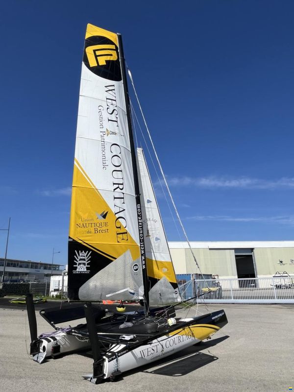 Flying Phantom Essentiel