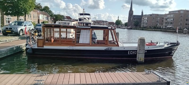 Watertaxi-Salonboot