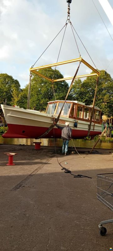 Autoboot-Salonboot-staal