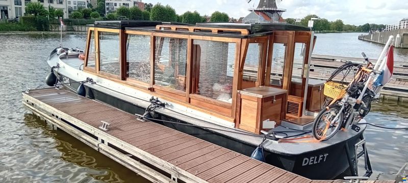 Watertaxi-Salonboot