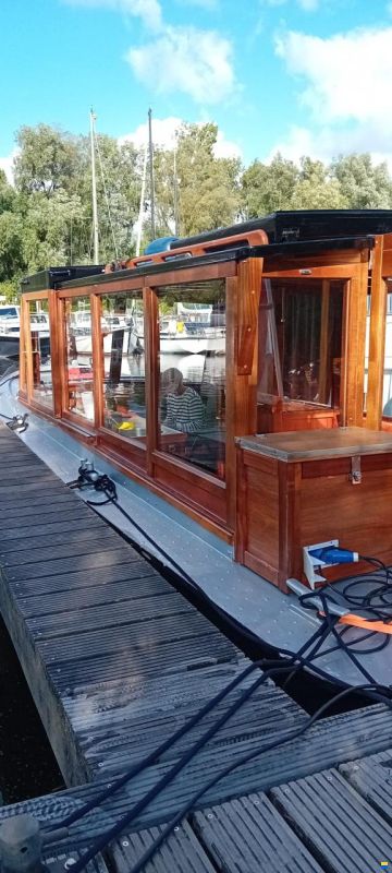 Watertaxi-Salonboot