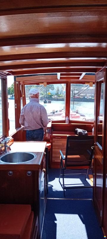 Watertaxi-Salonboot