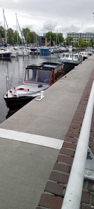 Watertaxi-Salonboot