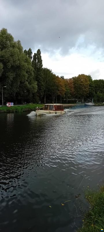 Autoboot-Salonboot-staal