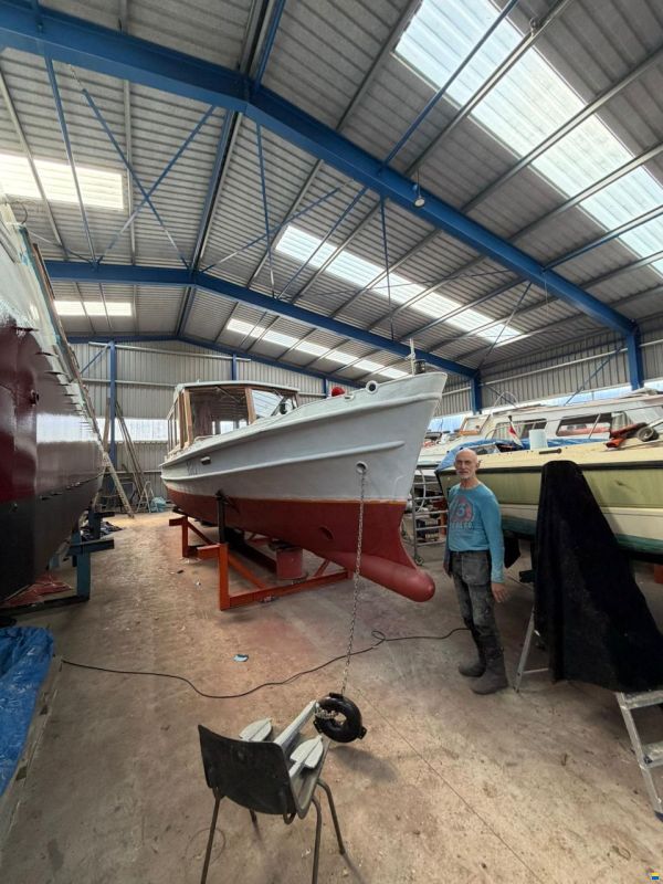 Autoboot-Salonboot-staal