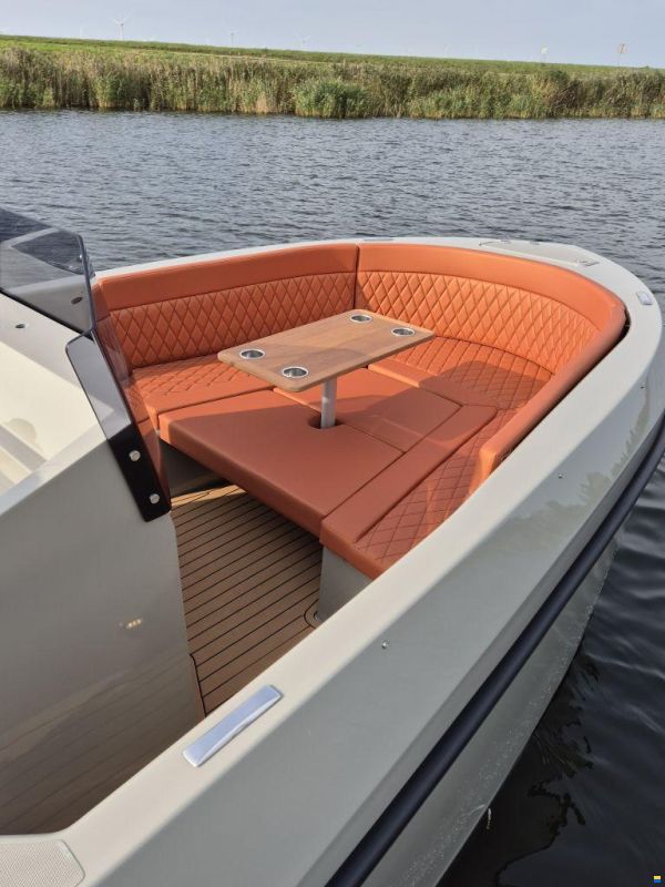 Giant 660 Tender