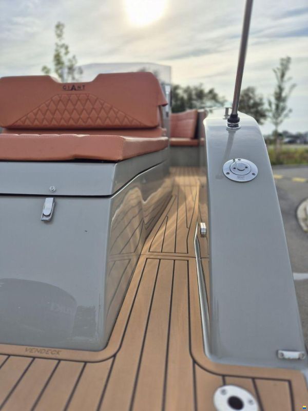Giant 660 Tender