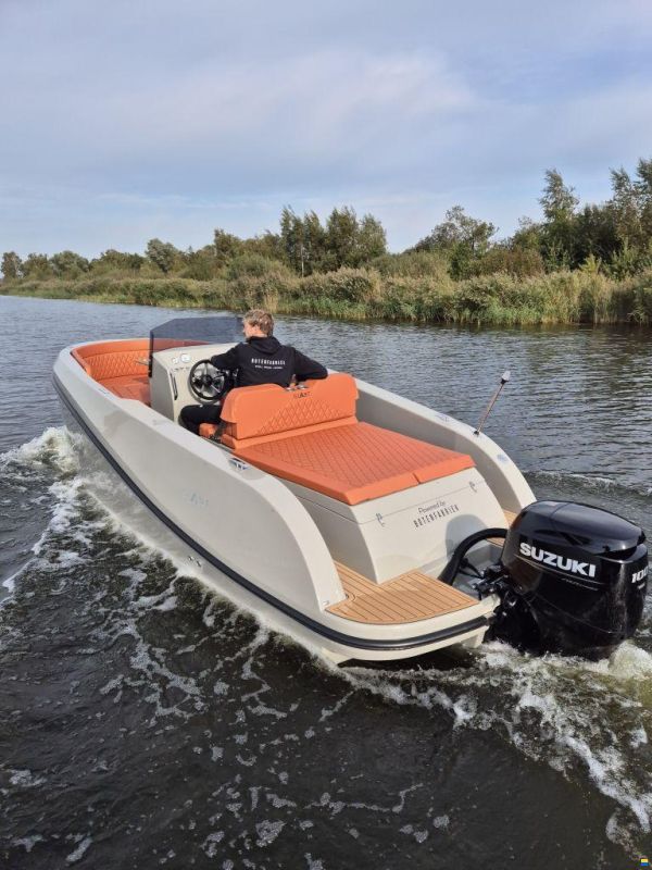 Giant 660 Tender