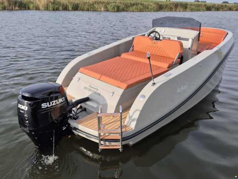 Giant 660 Tender