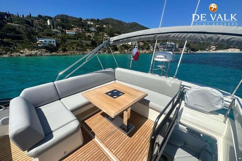 Jeanneau Prestige 50.