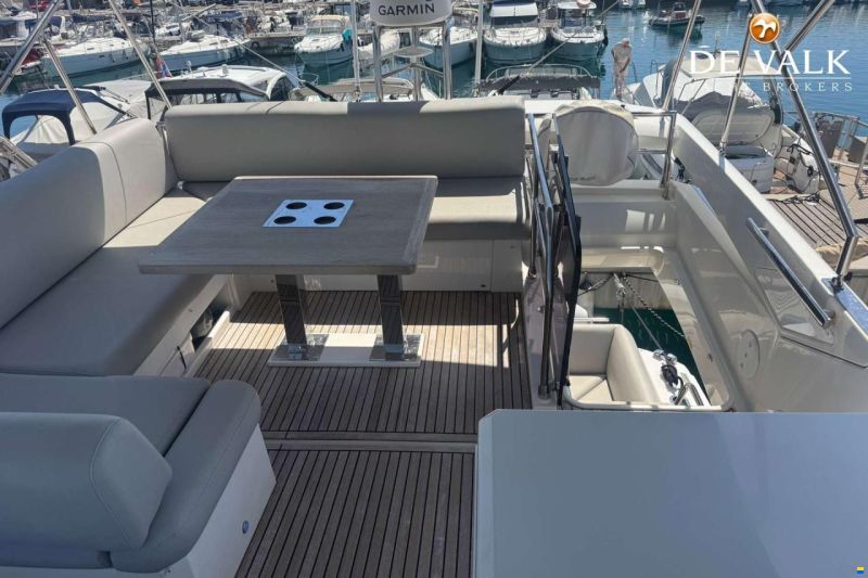 Jeanneau Prestige 50.