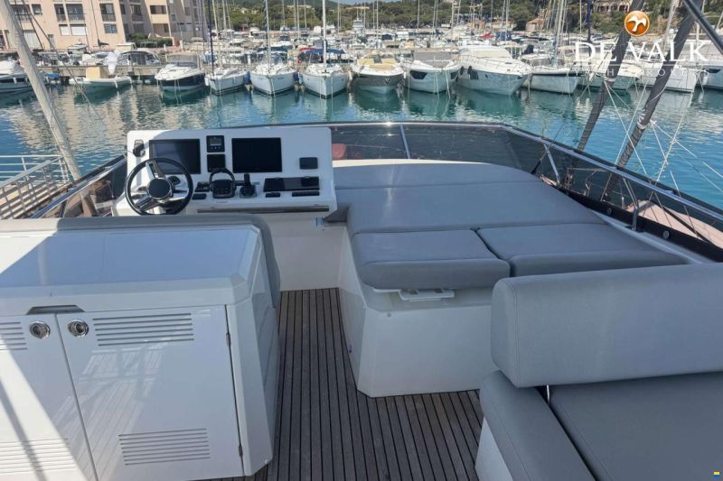 Jeanneau Prestige 50.
