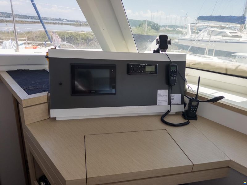 Fountaine Pajot Lucia 40