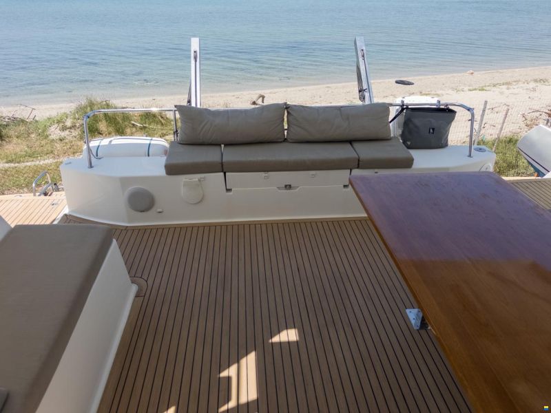 Fountaine Pajot Lucia 40