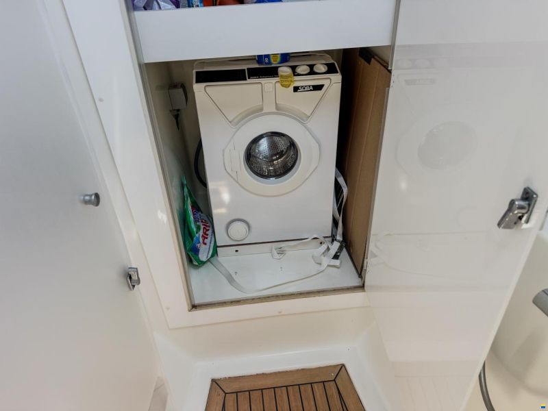 Fountaine Pajot Lucia 40