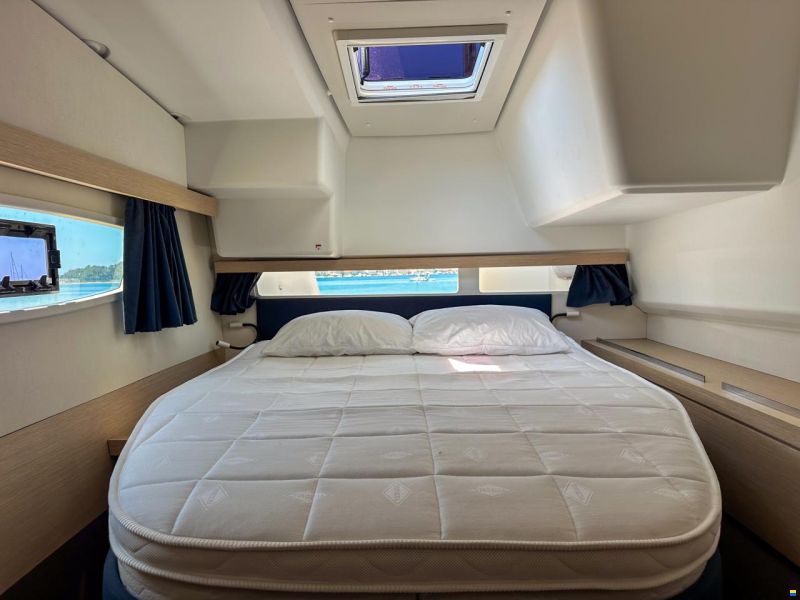 Fountaine Pajot Lucia 40