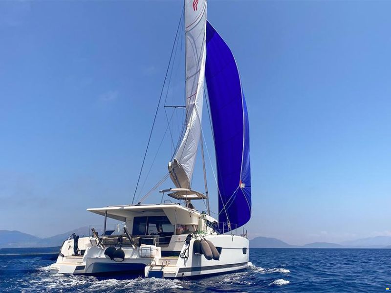 Fountaine Pajot Lucia 40