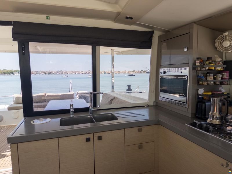 Fountaine Pajot Lucia 40