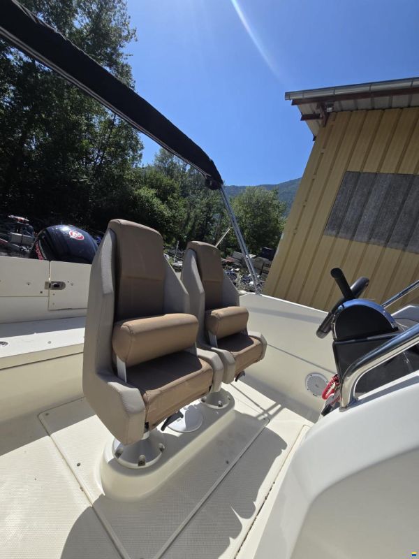 Quicksilver 555 Activ OPEN