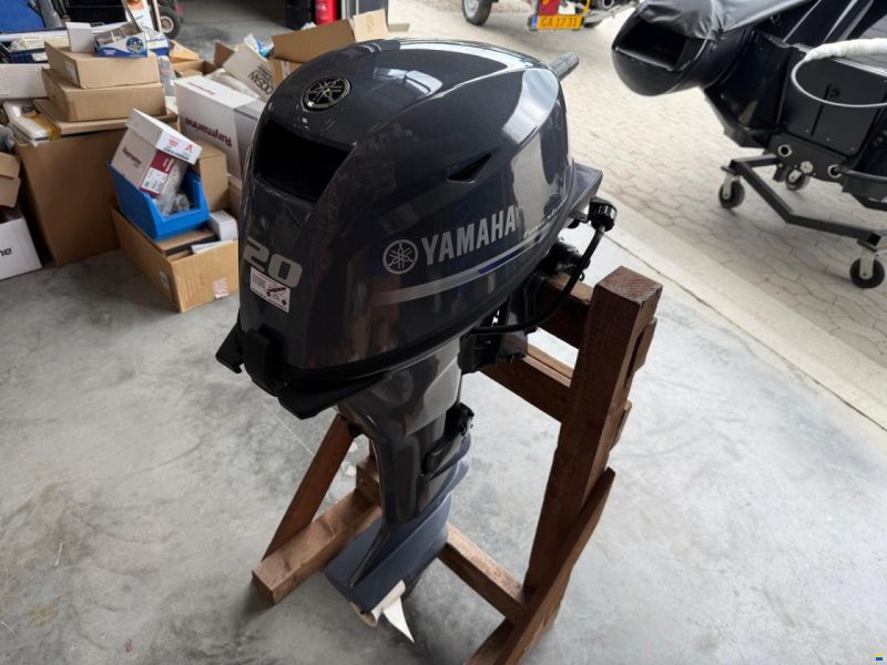 Yamaha F20