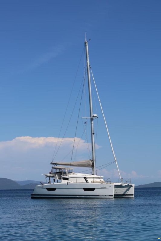 Fountaine Pajot Lucia 40