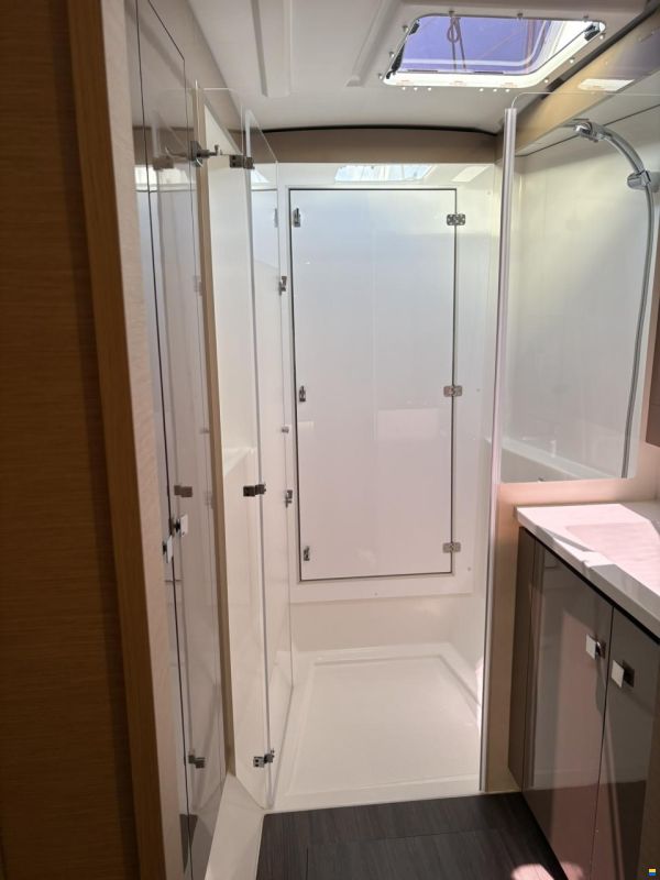 Fountaine Pajot Lucia 40