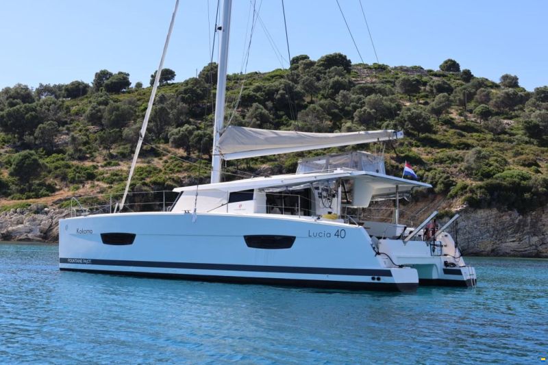 Fountaine Pajot Lucia 40