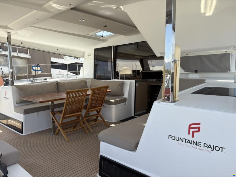 Fountaine Pajot Lucia 40