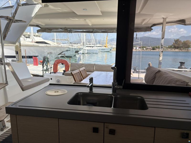 Fountaine Pajot Lucia 40