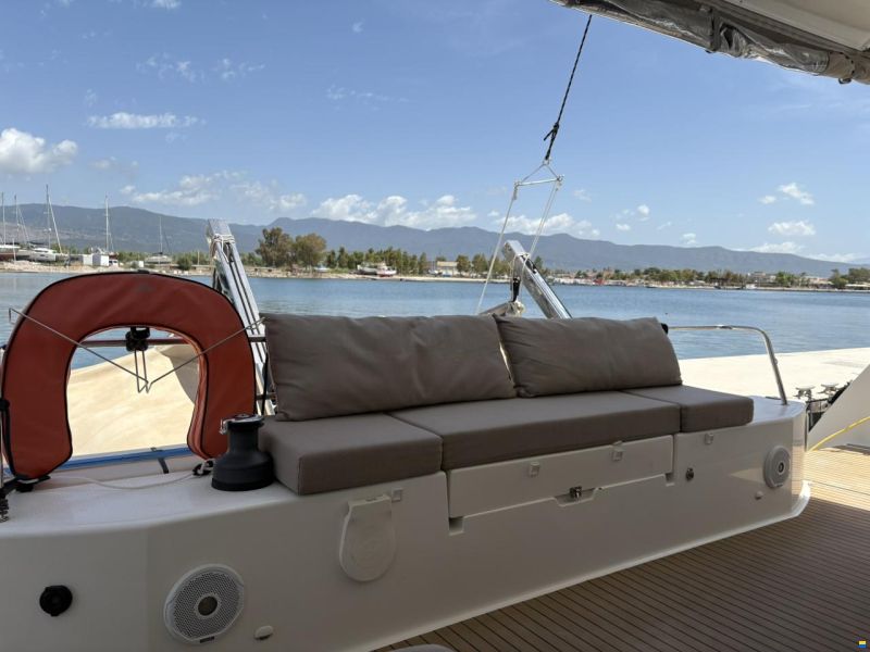 Fountaine Pajot Lucia 40