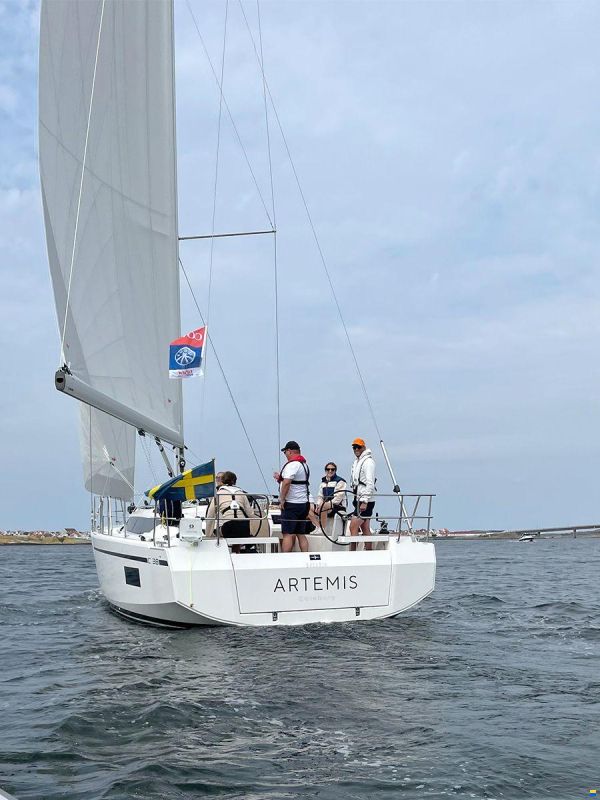 Bavaria C38