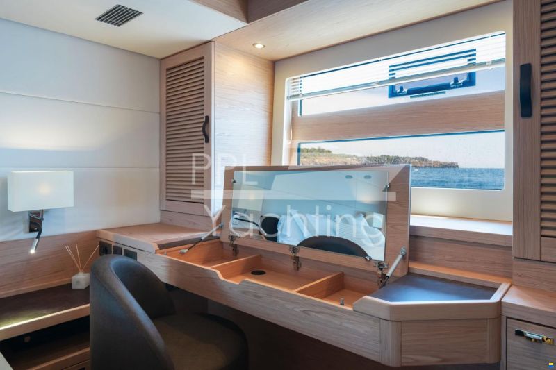 Beneteau Grand Trawler 62