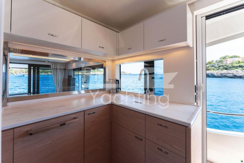 Beneteau Grand Trawler 62