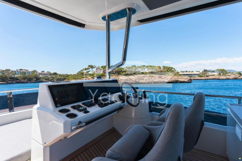 Beneteau Grand Trawler 62