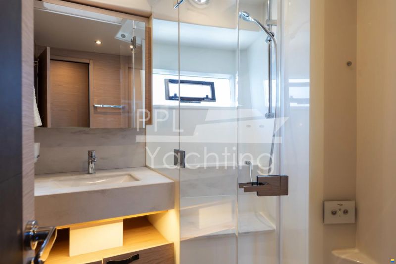 Beneteau Grand Trawler 62