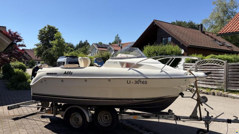 Quicksilver Activ 470 Cabin