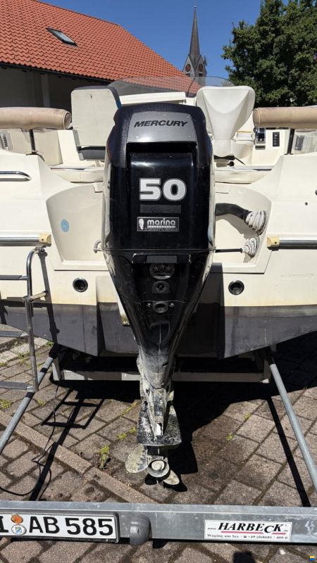 Quicksilver Activ 470 Cabin