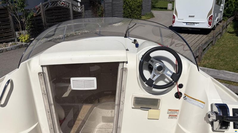 Quicksilver Activ 470 Cabin