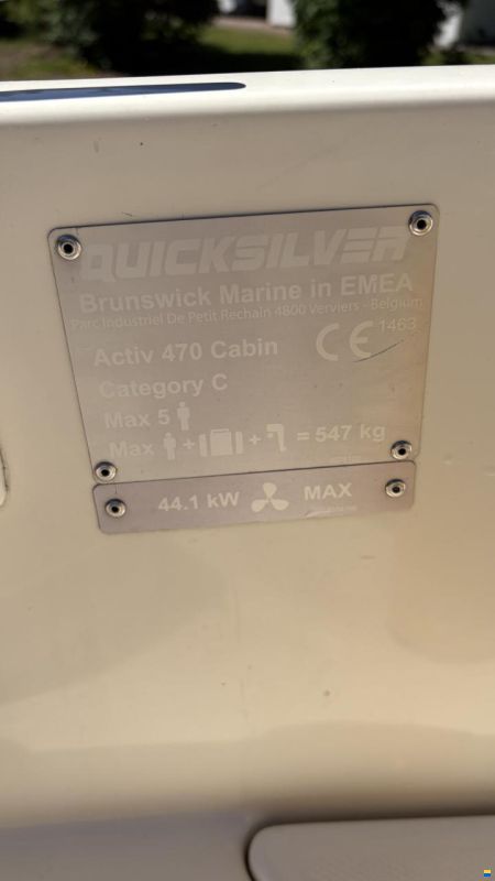 Quicksilver Activ 470 Cabin