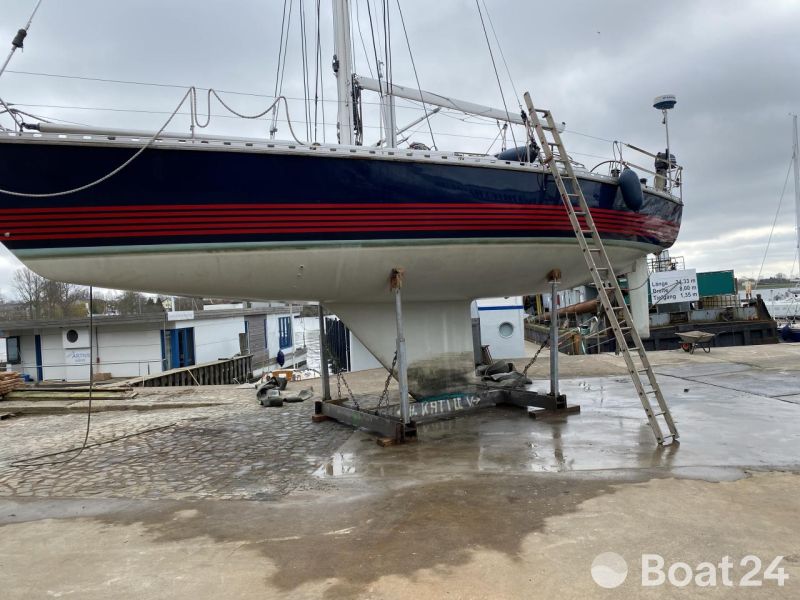 Beneteau First 42