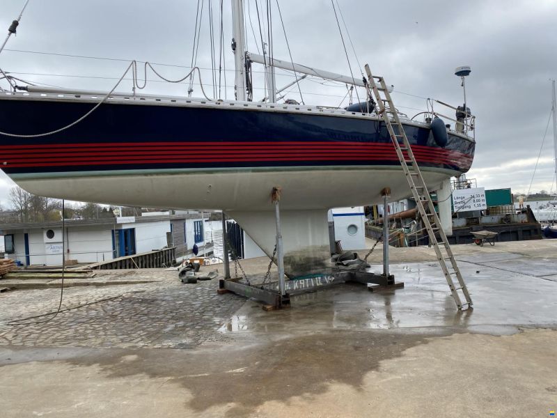 Beneteau First 42